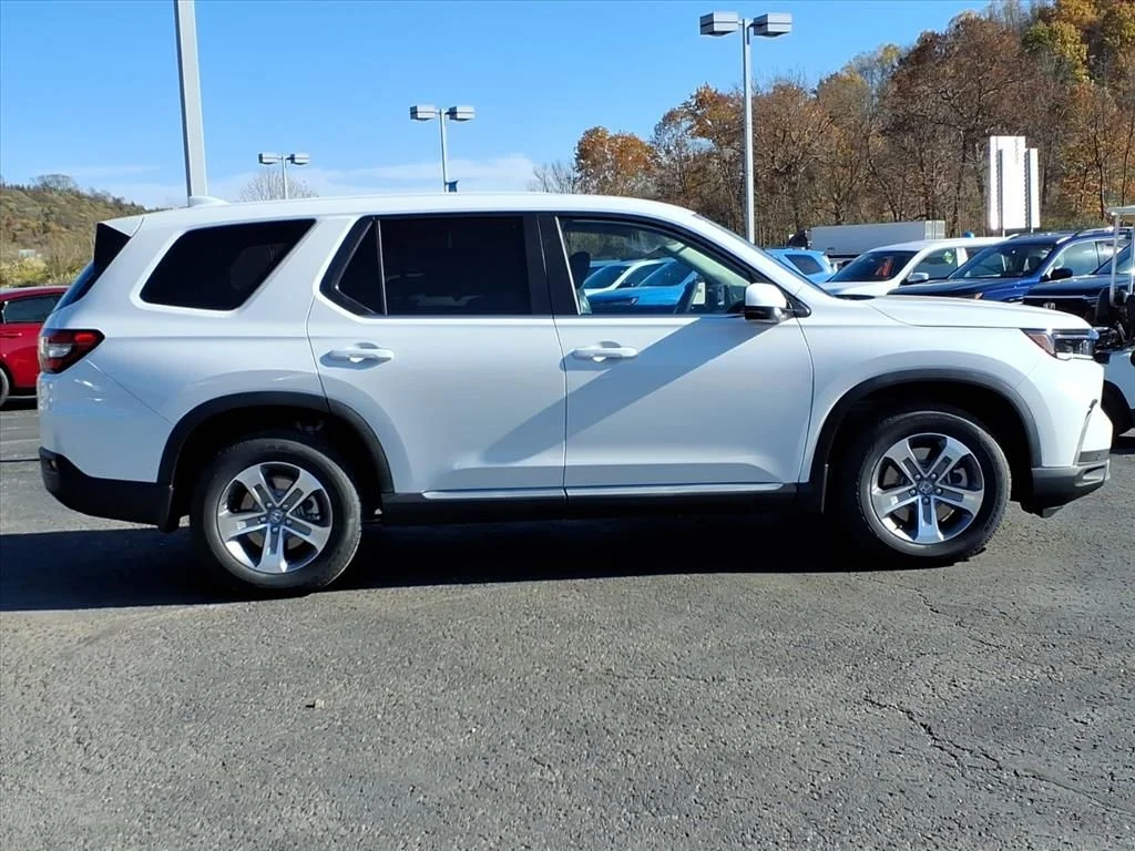 Used 2025 White Honda EX-L image 2