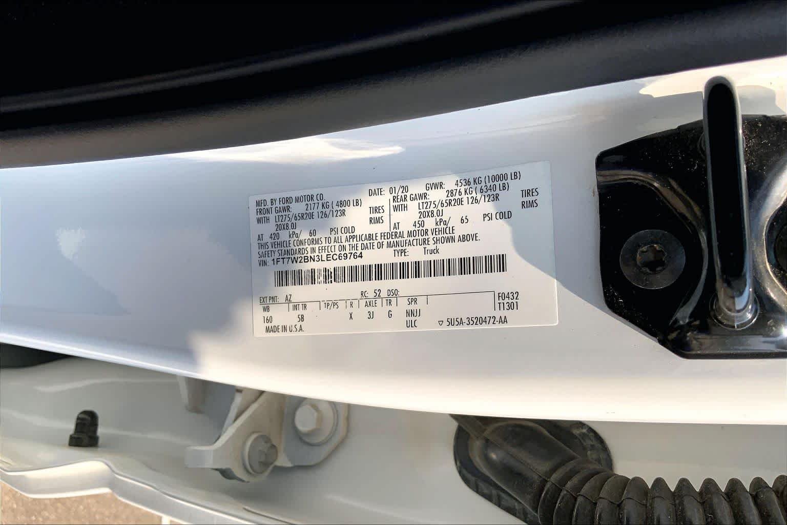 Used 2020 Star White Metallic Tri-Coat Ford LARIAT image 34