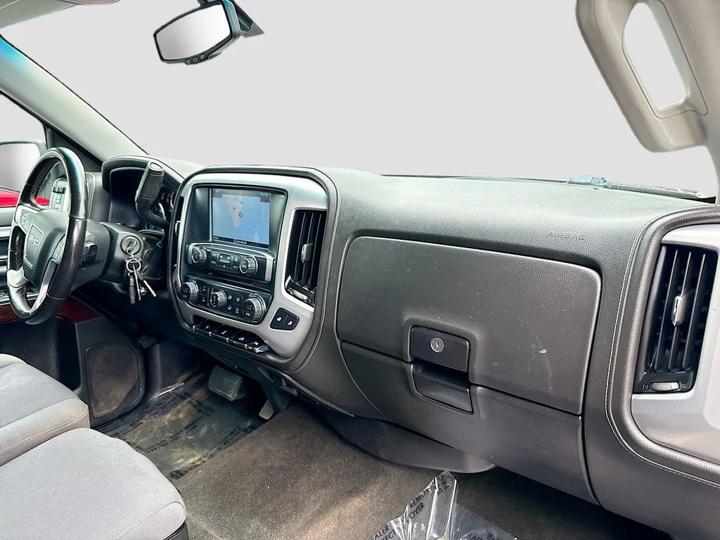 Used 2018 Black GMC SLE image 28