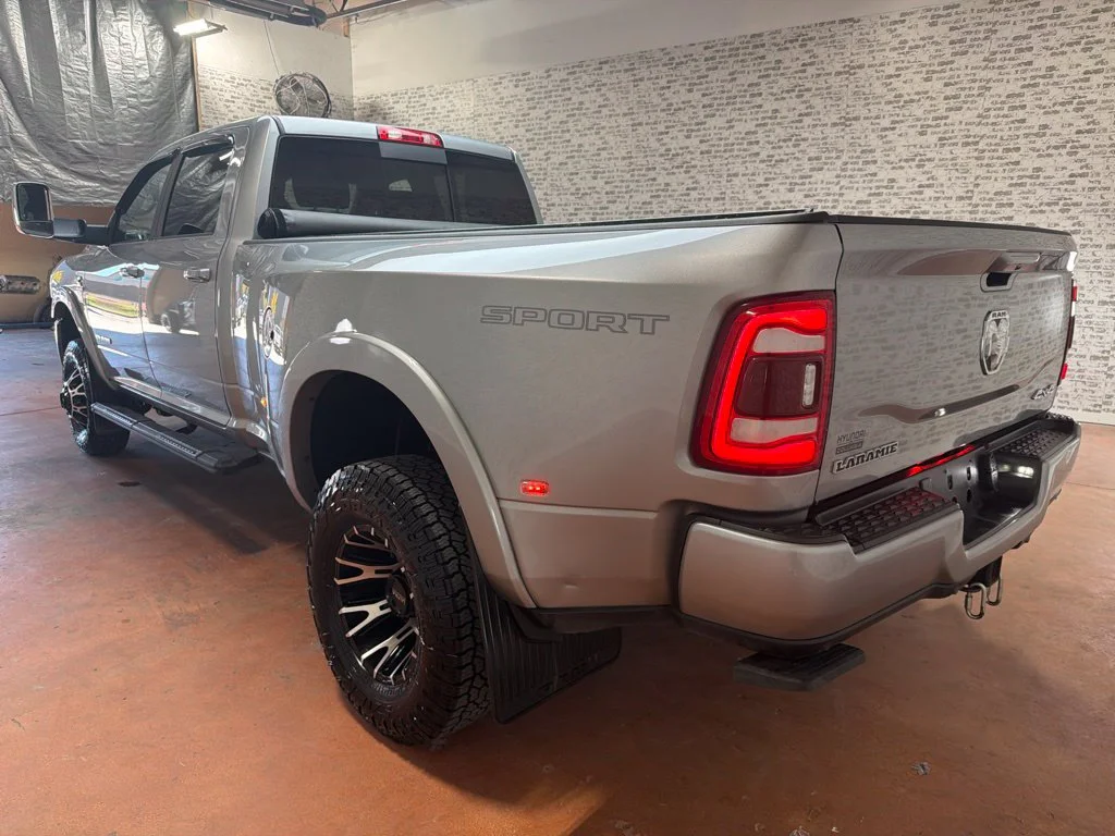 Used 2022 Billet Silver Metallic Clearcoat Ram Laramie image 5
