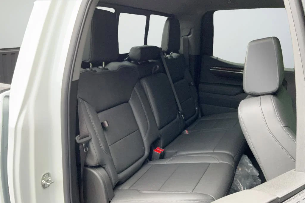 New 2026 Chevrolet Silverado 1500 LT 4D Crew Cab
