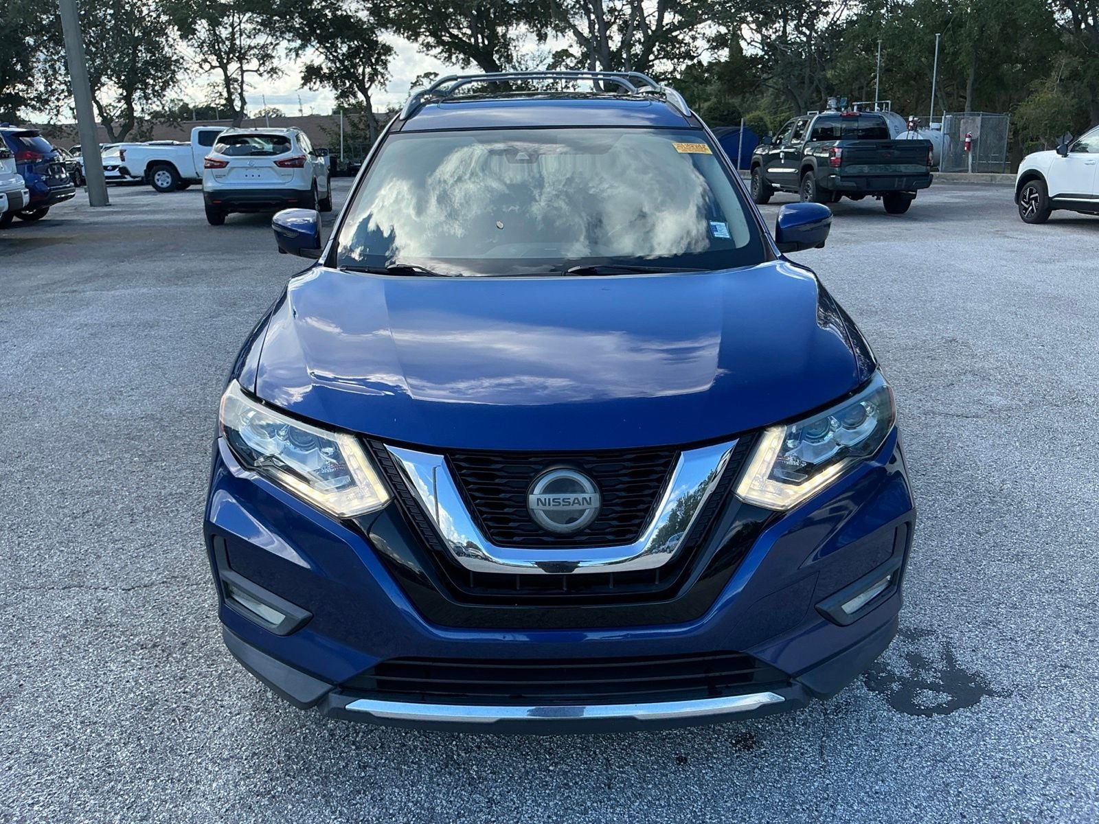 Certified Used 2020 Blue Nissan SL image 3