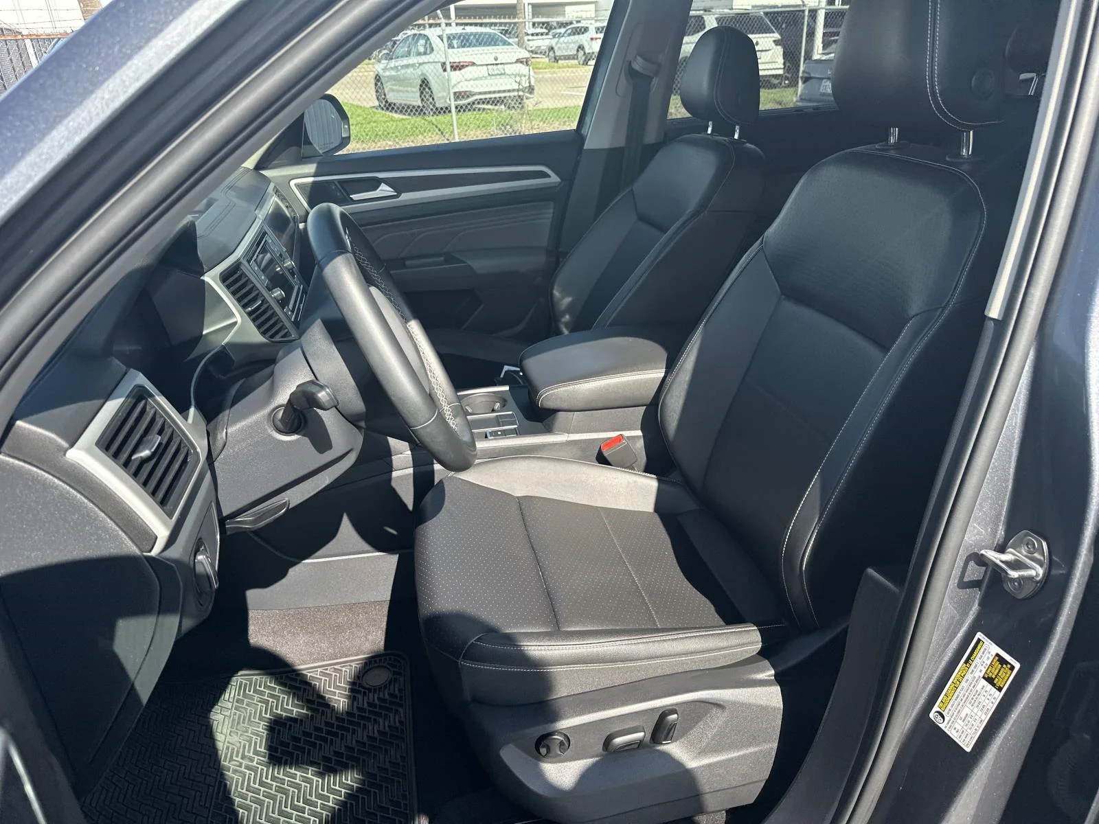 Used 2022 Gray Volkswagen 2.0T SE image 12
