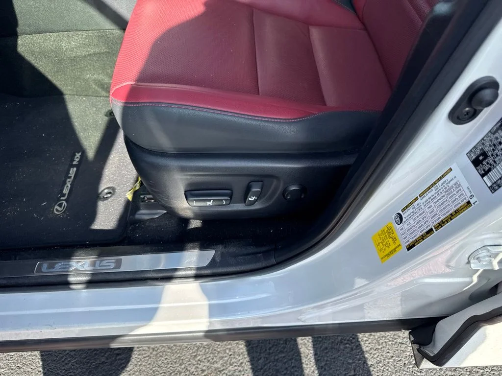 Used 2021 White Lexus 300h image 5