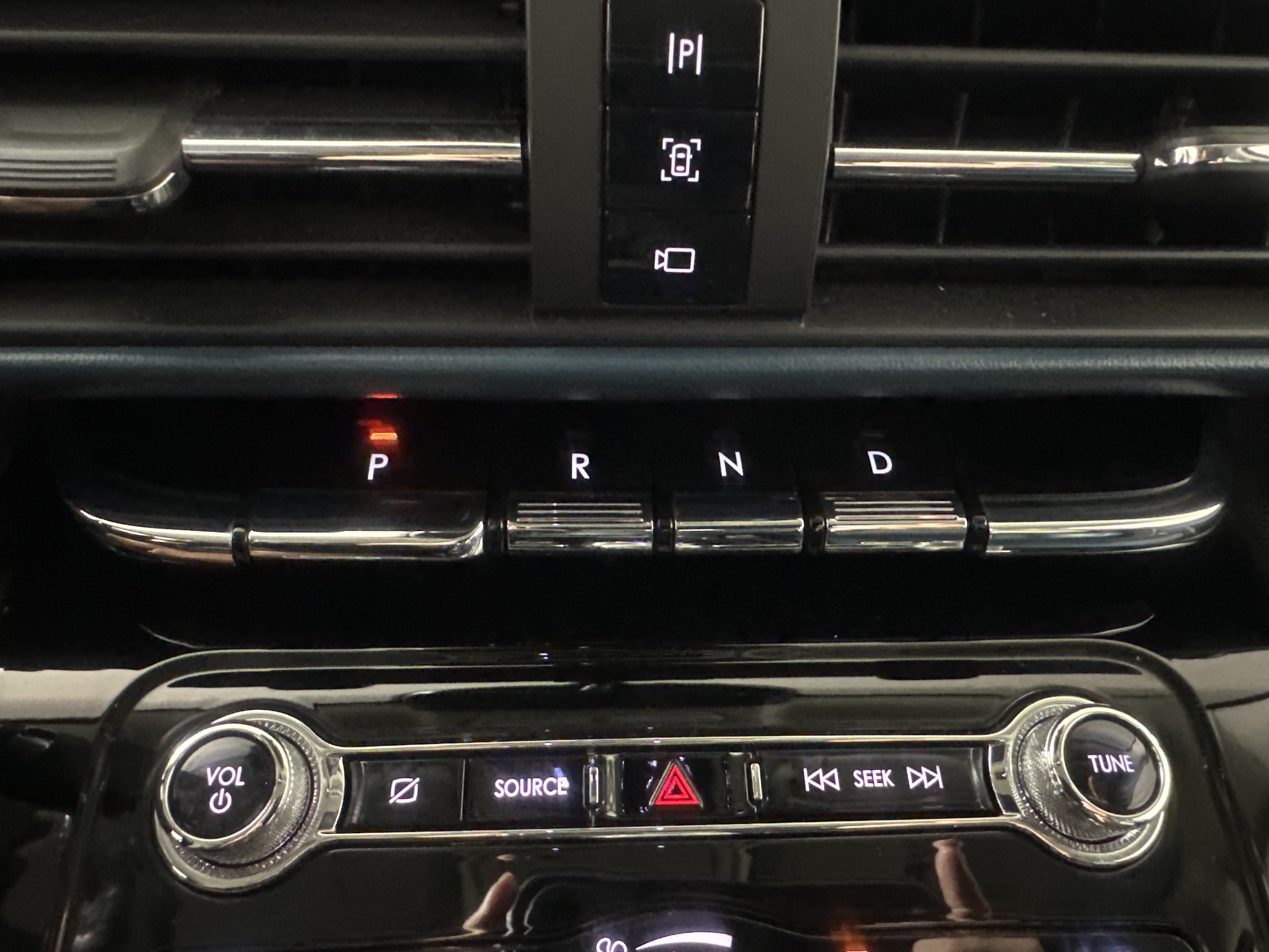 Used 2020 Blue Lincoln Reserve image 19
