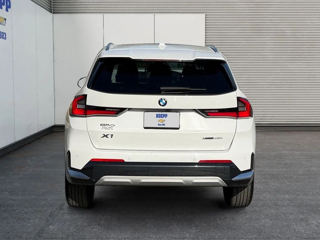Used 2025 White BMW xDrive28i image 4