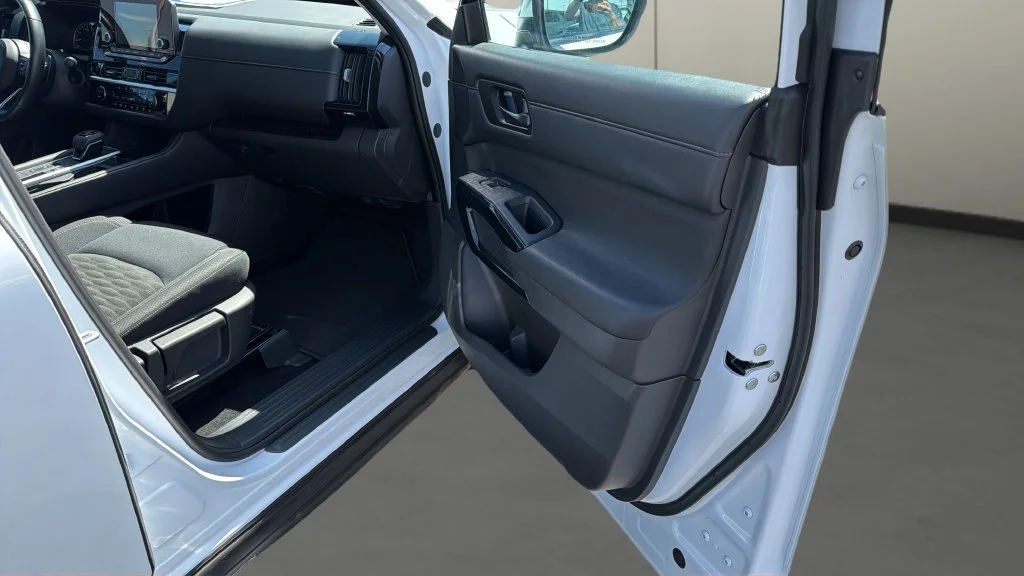 Used 2025 White Nissan SV image 15
