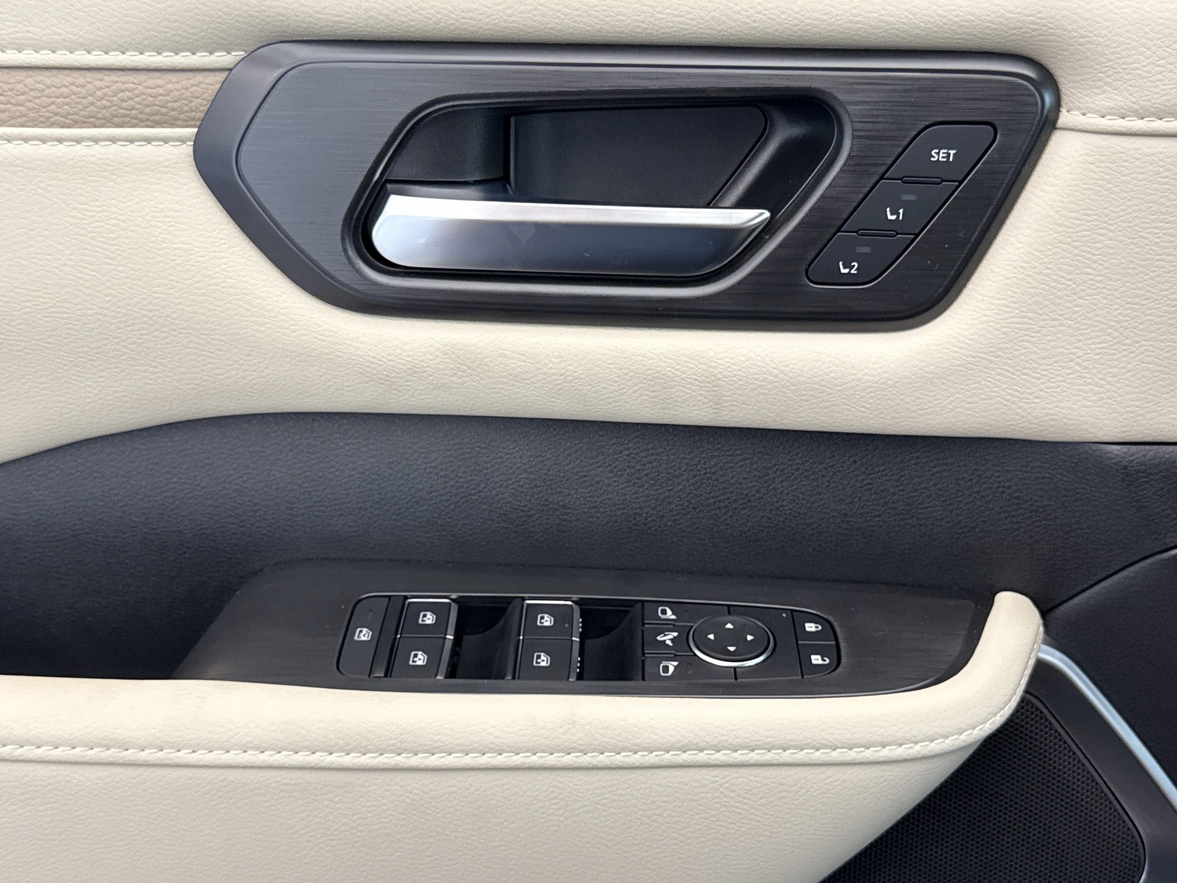New 2026 Alpine Metallic Nissan Platinum Reserve 4WD image 15