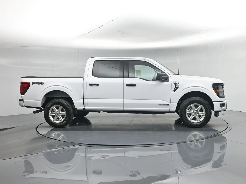 New 2026 Oxford White Ford XLT image 25