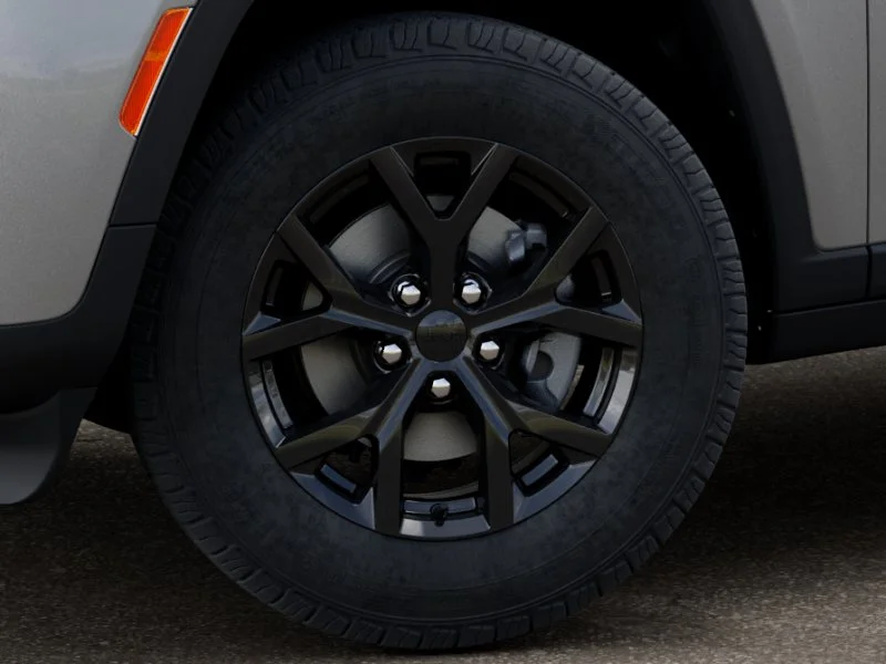 New 2026 Silver Zynith Exterior Paint Jeep Altitude image 34