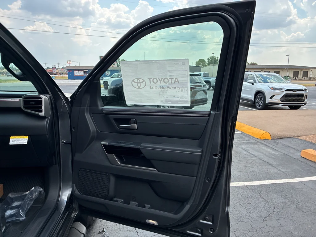 2026 Toyota Tundra Limited - Photo 15