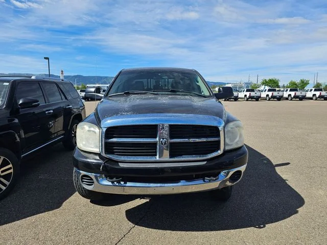 Used 2007 Brilliant Black Crystal Pearl Dodge SLT image 2