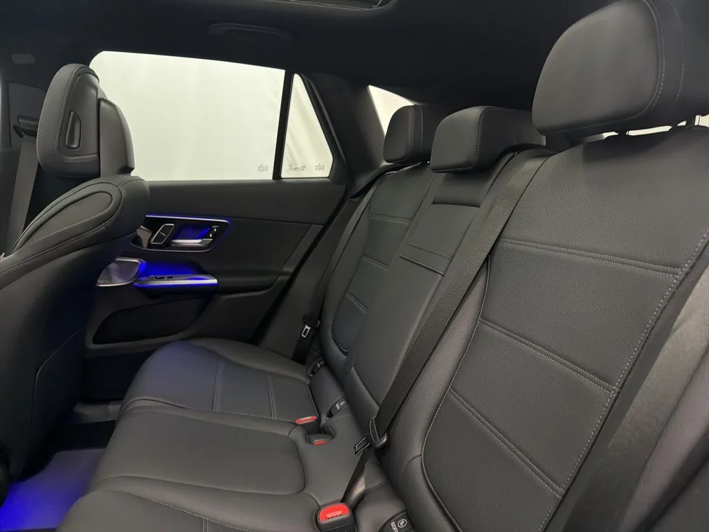 Used 2026 Black Mercedes-Benz GLC 300 image 18