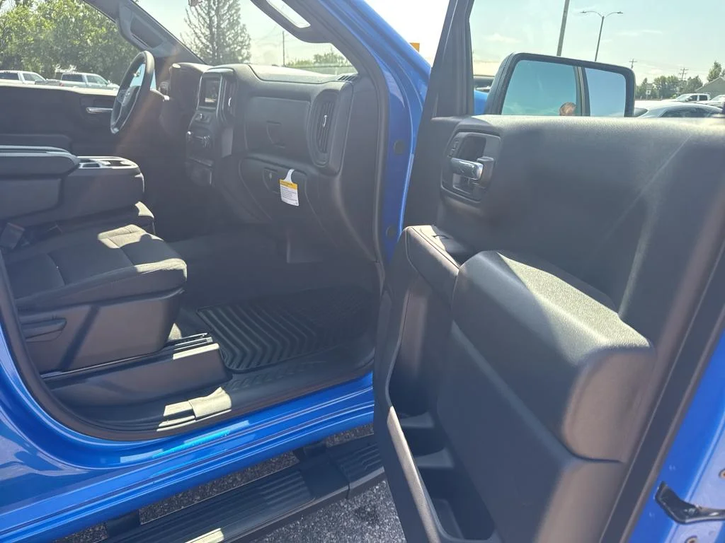 2025 Chevrolet Silverado 1500 Custom - Photo 10