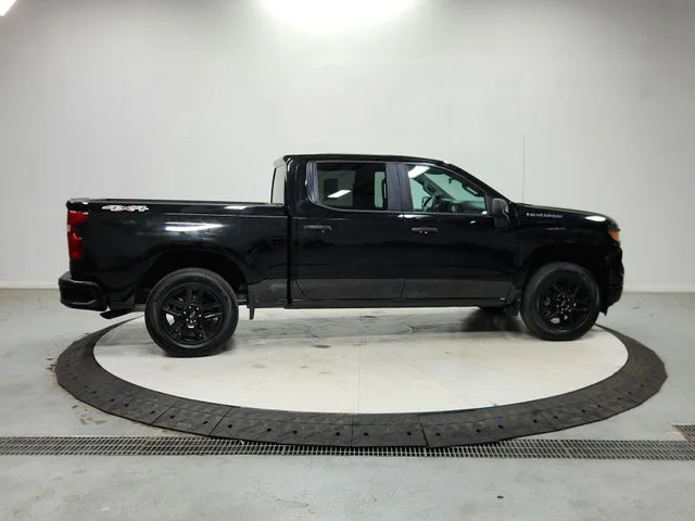 Used 2023 Black Chevrolet Custom image 9