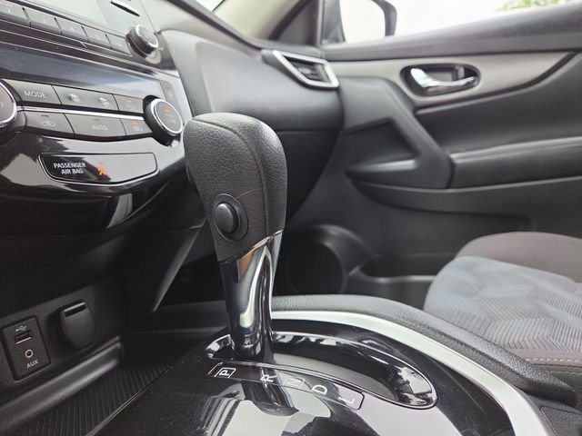 Used 2016 Black Nissan SV image 15