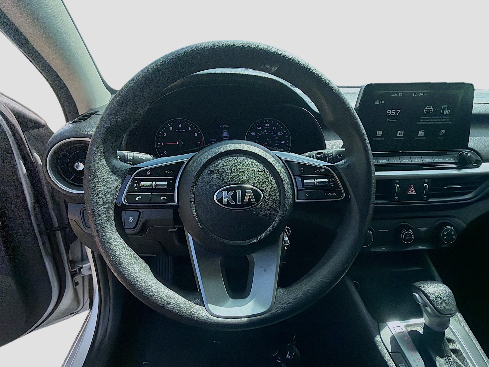 Used 2021 Silky Silver Kia LXS image 8