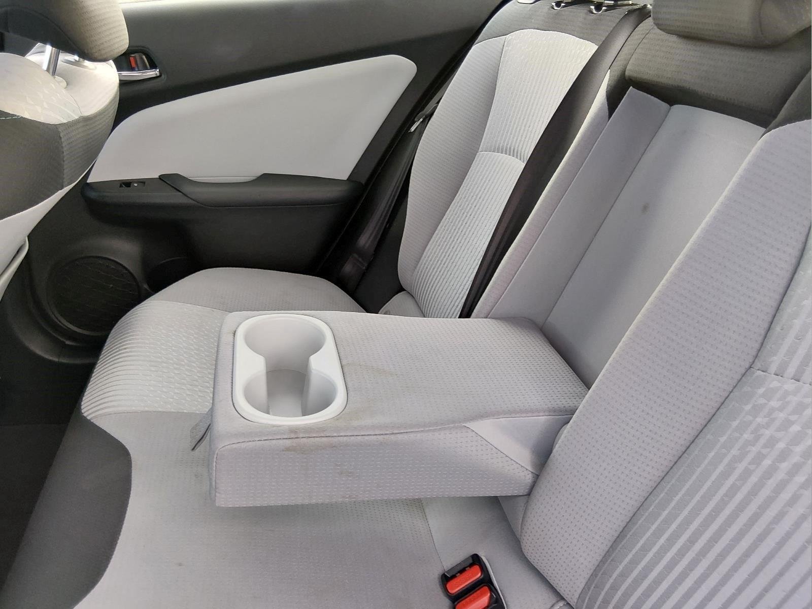 Used 2016 Hypersonic Red Toyota Two image 19