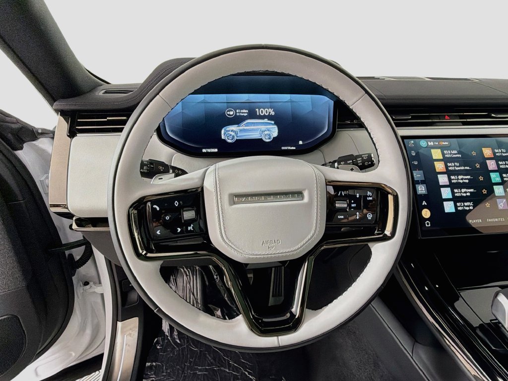New 2027 Fuji White Land Rover  image 11