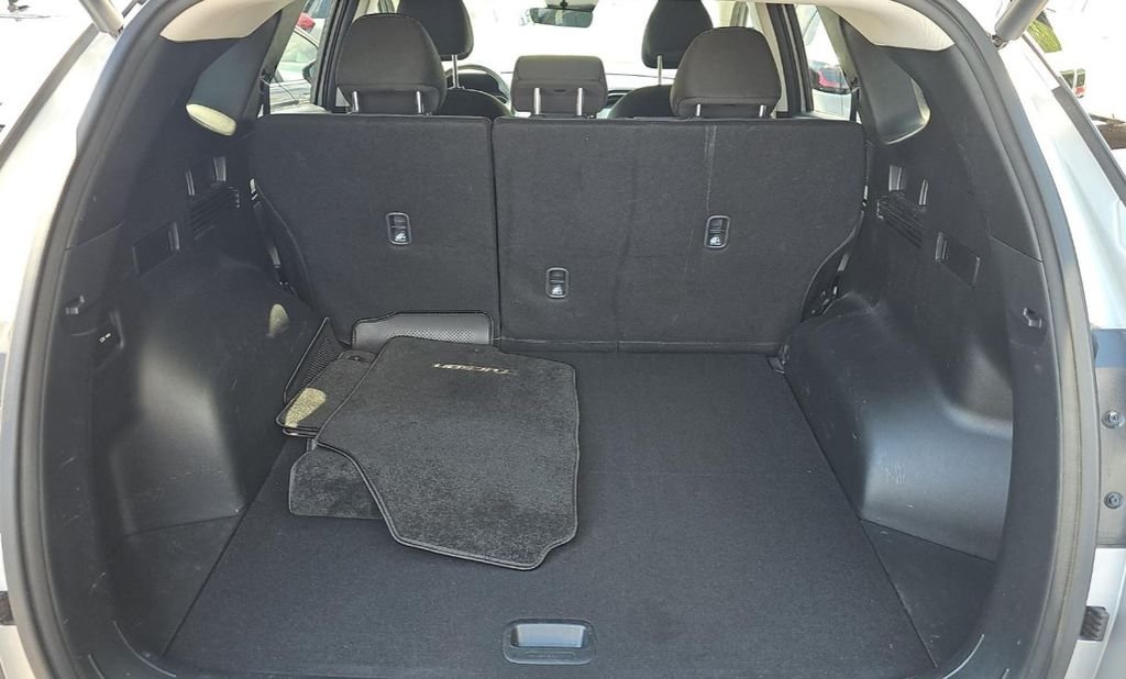 Used 2024 Silver Hyundai SEL image 8