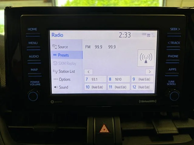 Used 2020  Toyota XLE image 19