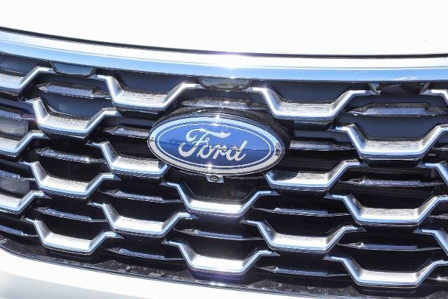 New 2026 Star White Metallic Tri-Coat Ford Platinum™ image 39