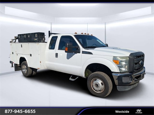 2015 Ford F-350 Super Duty Chassis Cab XL
