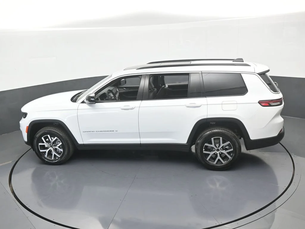 Used 2025 Bright White Clearcoat Jeep Limited image 45