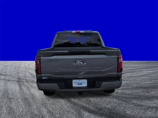New 2026 Carbonized Gray Metallic Ford XLT image 5
