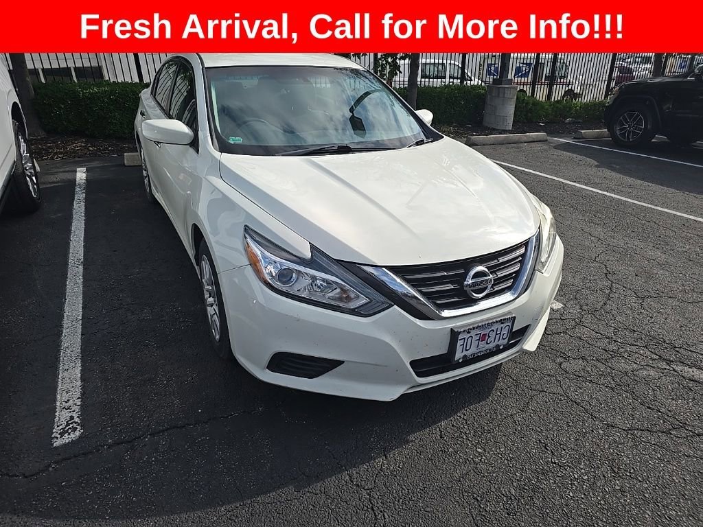Used 2017 White Nissan 2.5 S image 1