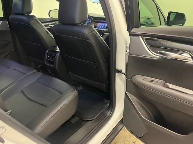 Used 2022 Crystal White Tricoat Cadillac Premium Luxury image 19
