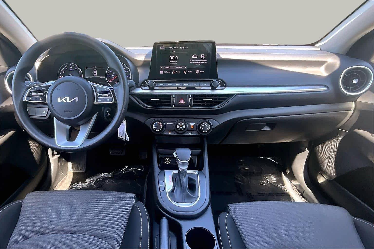 Used 2023 Snow White Pearl Kia LXS image 15