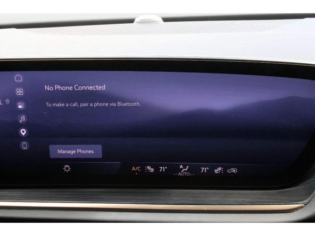 Used 2024 White Frost Tricoat Buick Avenir image 15
