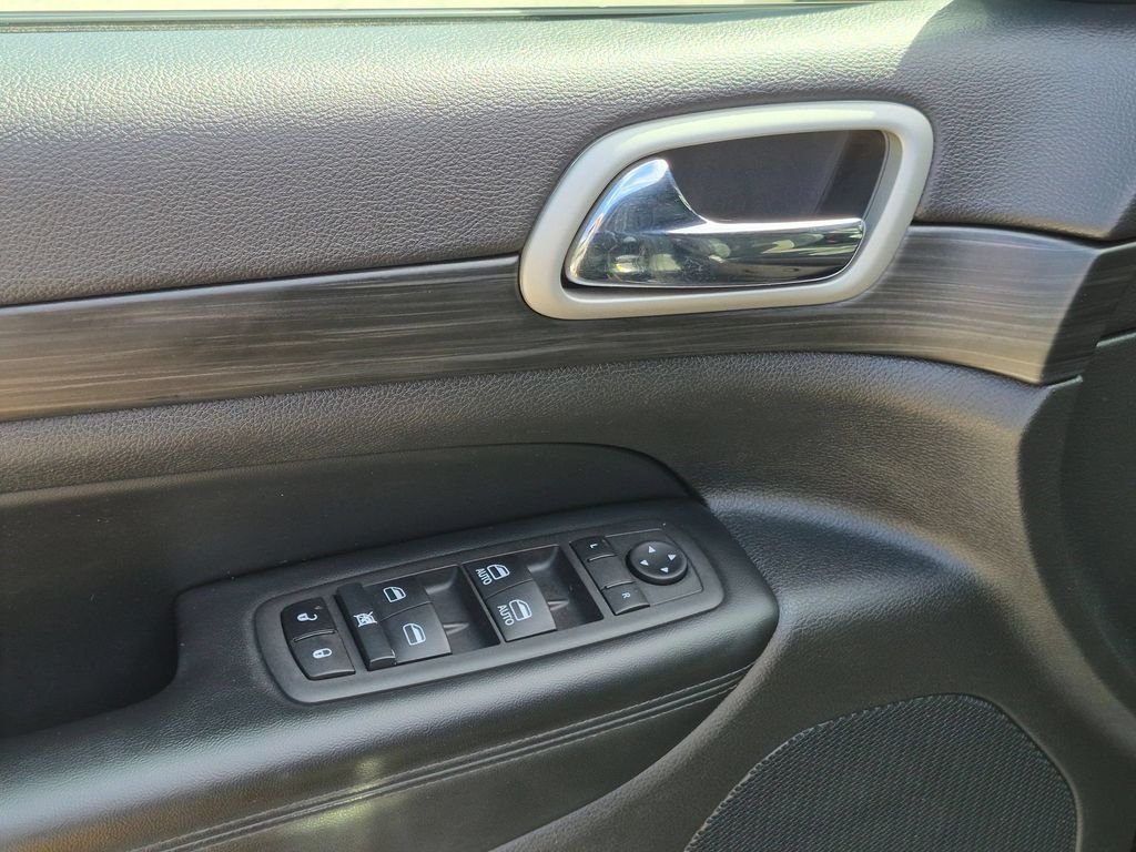 Used 2021 Black Jeep Laredo X image 12