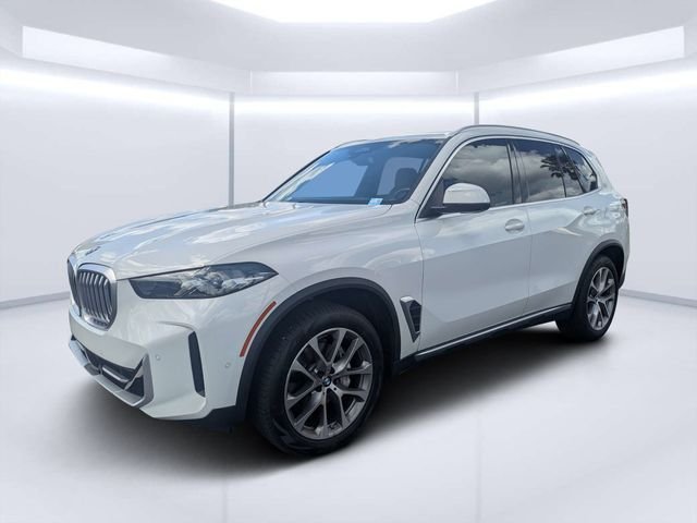 Used 2024 Alpine White BMW sDrive40i image 7