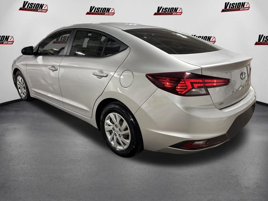 Used 2020 Silver Hyundai SE image 7