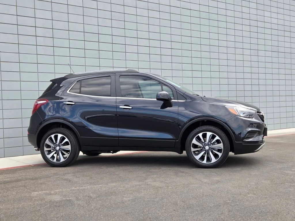 Used 2022 Blue Buick Preferred image 7