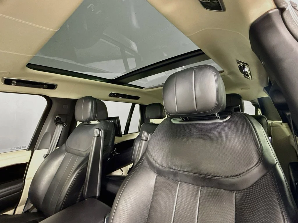 Used 2023 Blue Land Rover Autobiography image 22
