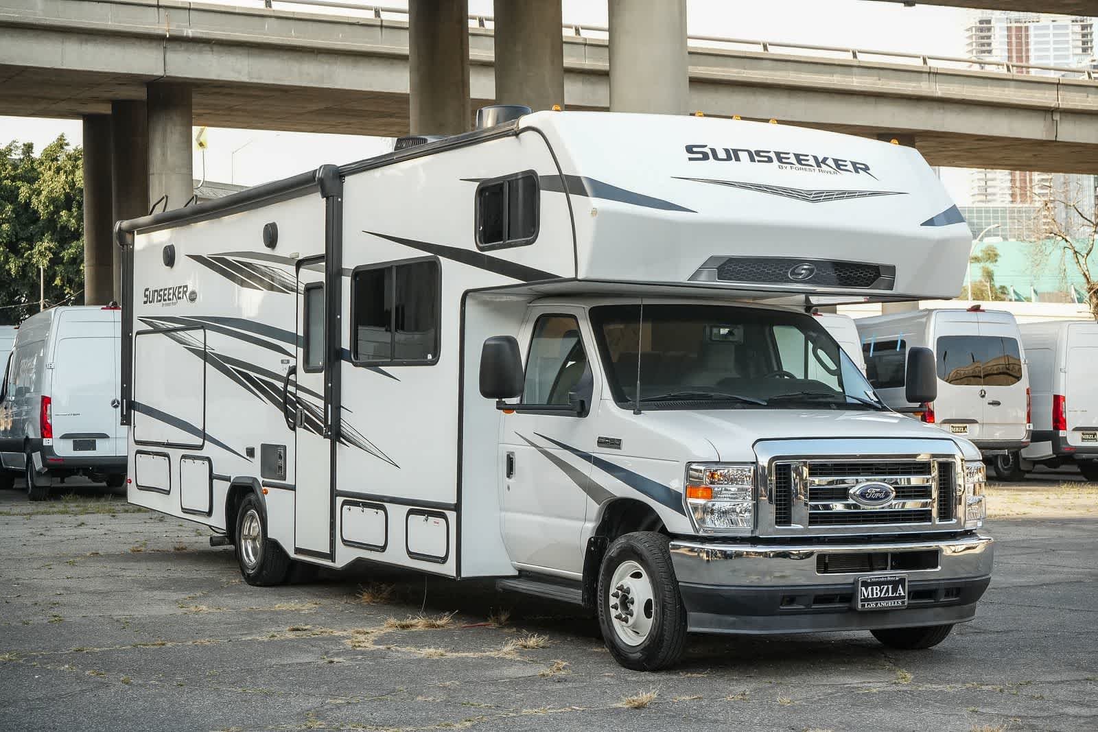 Used 2023 Oxford White Ford  image 3