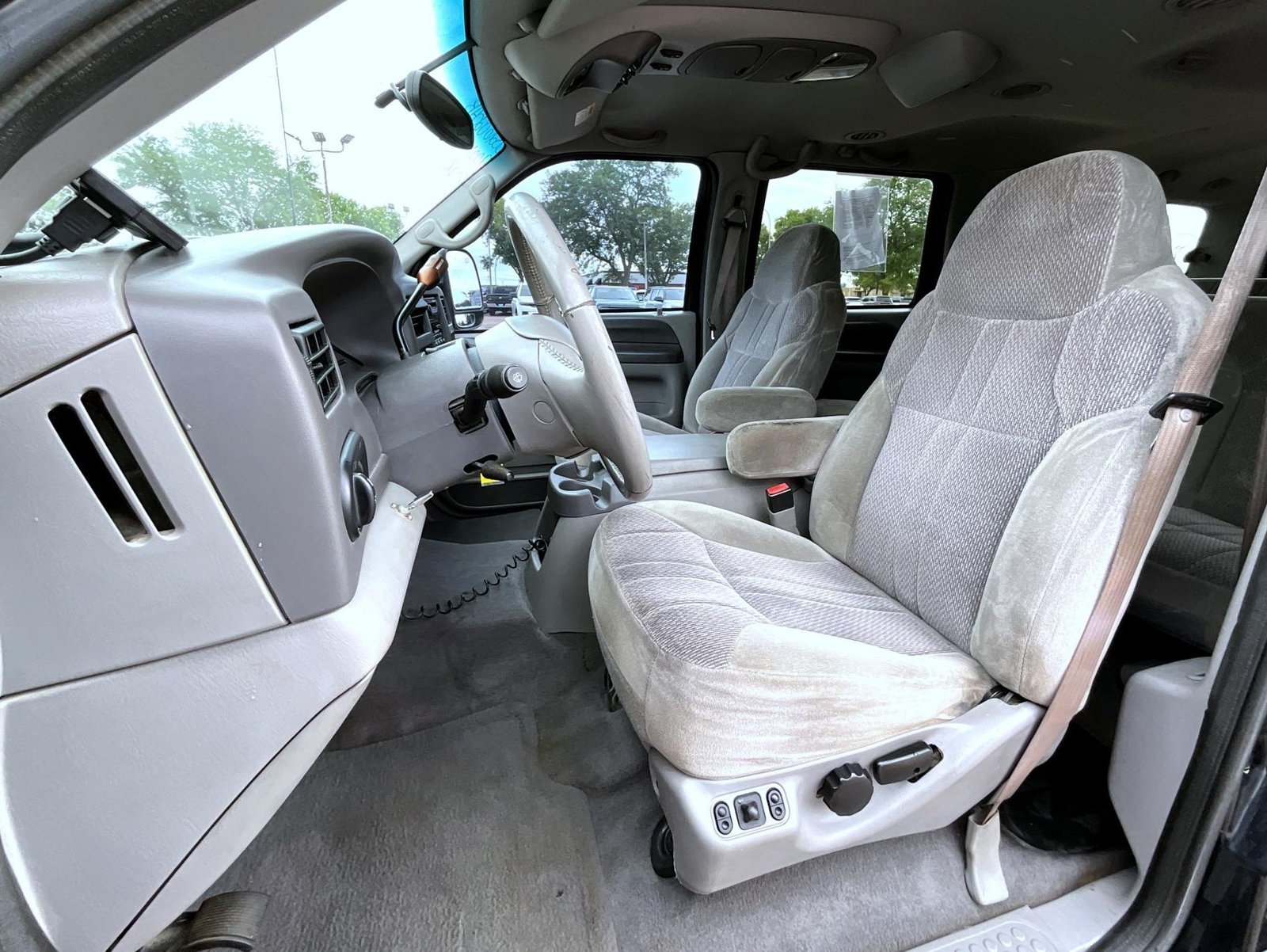 Used 2001 Black Ford XLT image 12