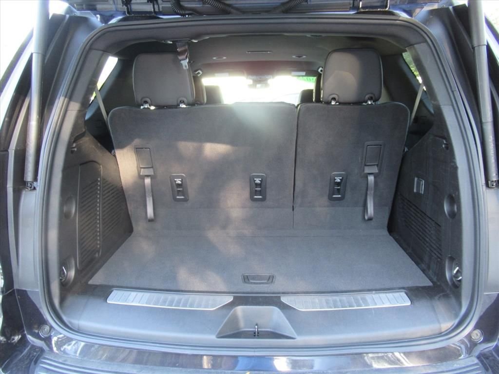Used 2025 Gray Chevrolet Z71 image 35