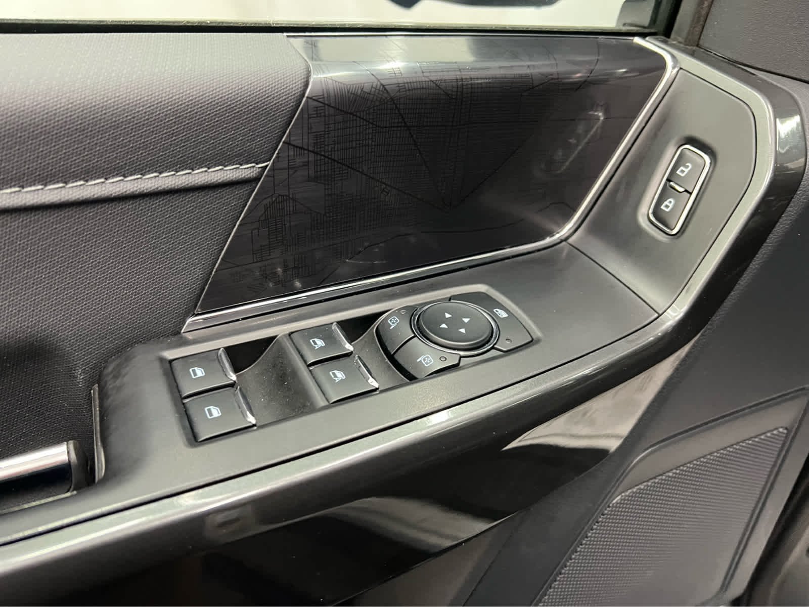 Used 2023 Avalanche Gray Ford XLT image 9
