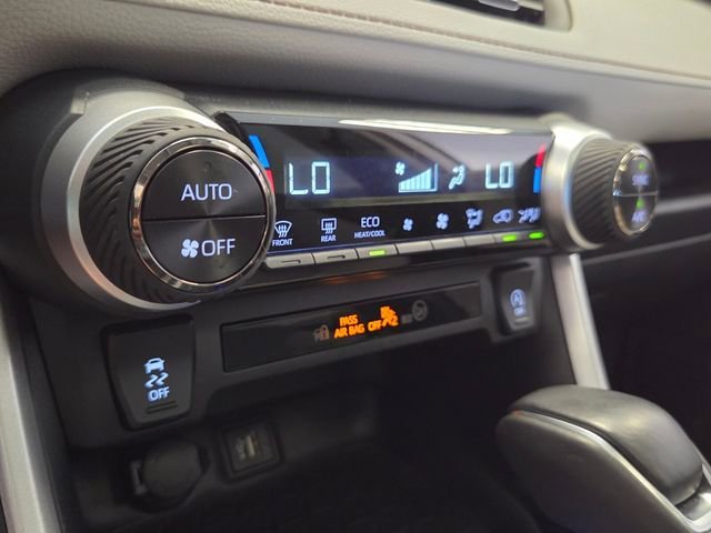 Used 2025 Silver Sky Metallic Toyota XLE Premium image 21