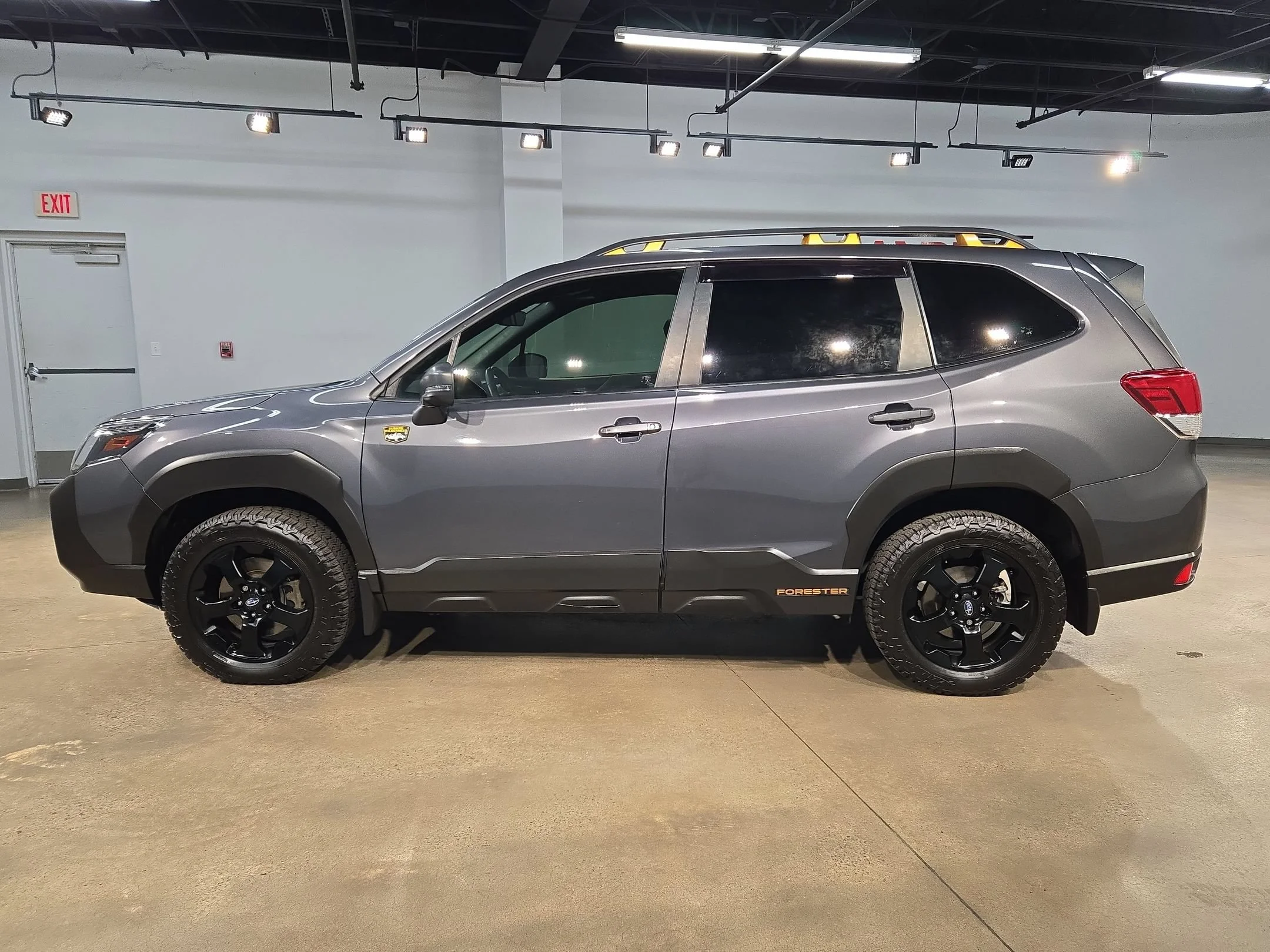 Used 2022 Magnetite Gray Metallic Subaru Wilderness image 4