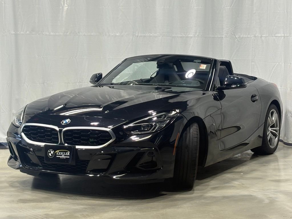 Used 2026 Black BMW sDrive30i image 3