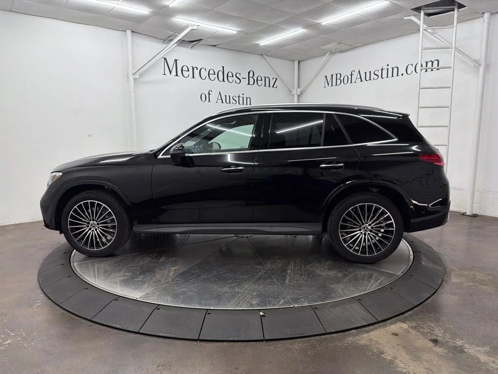 New 2026 Black Mercedes-Benz GLC 300 image 4