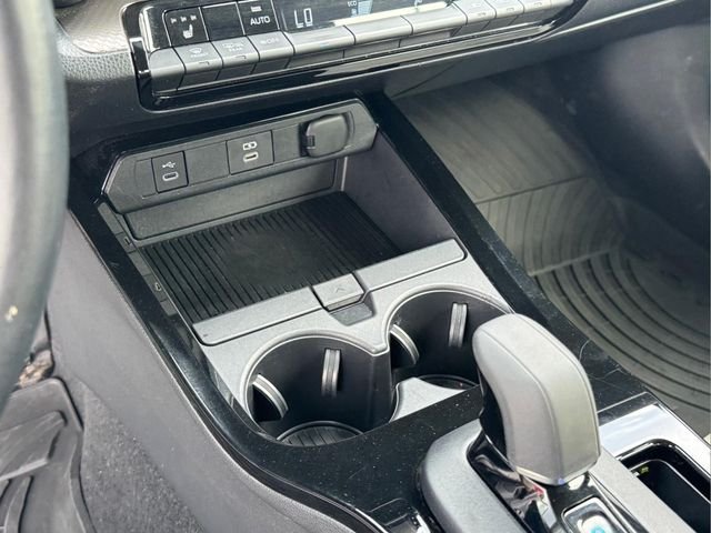 Used 2024 Silver Toyota XLE image 27