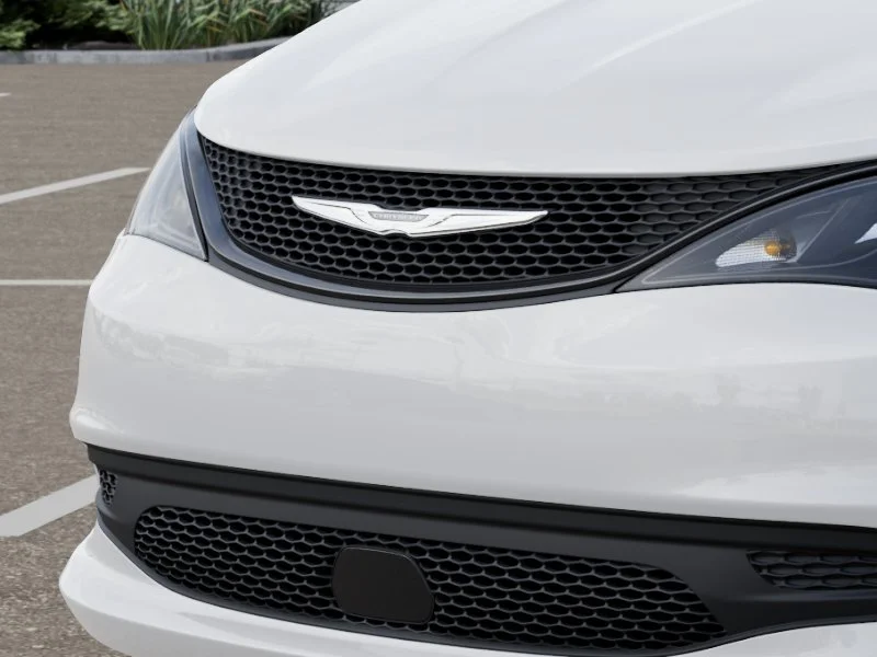 New 2027 Bright White Clear-Coat Exterior Paint Chrysler LX image 39