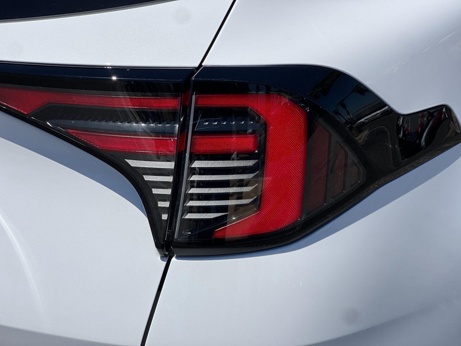 New 2026 Glacial White Pearl Kia EX image 31