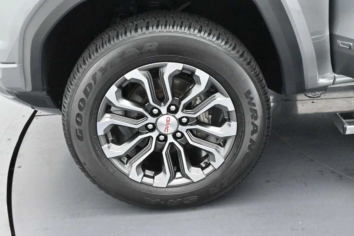 Used 2023 Sterling Metallic GMC Denali image 37